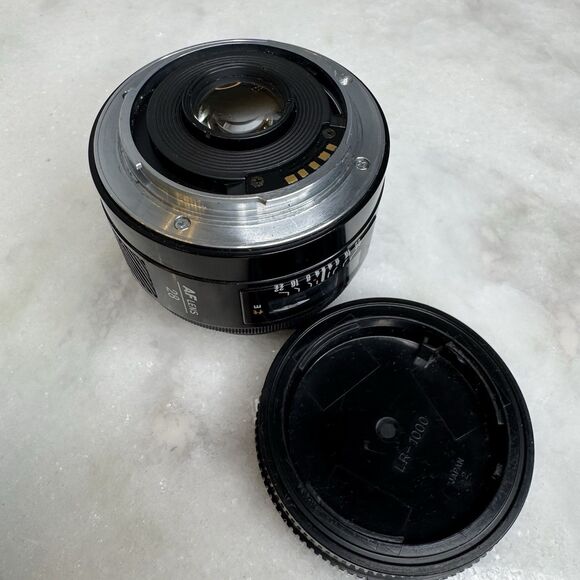 Minolta Maxxum AF 28mm f/2.8 Wide Angle Lens Sony Alpha A Mount w/ Caps Filter - Picture 7 of 10